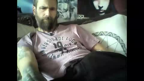 Snapshot of oedipe666 chatting on January 19, 2:43 pm oedipe666cam online show from January 19, 2:43 pm