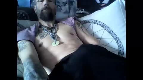 Snapshot of oedipe666 chatting on March 5, 2:24 pm oedipe666cam online show from March 5, 2:24 pm
