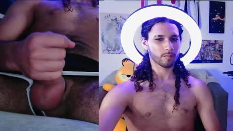 Snapshot of oezack__ chatting on March 12, 1:36 am Zack online show from March 12, 1:36 am