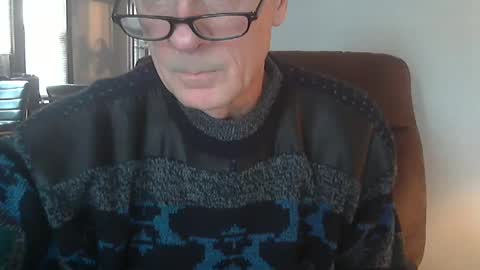 Snapshot of office_slr chatting on December 25, 3:49 pm Officer online show from December 25, 3:49 pm