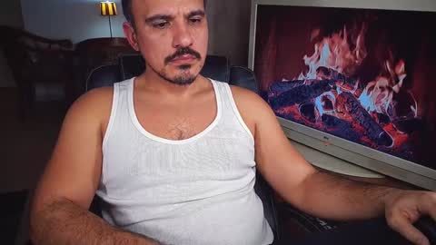 officeman7 online show from December 28, 5:46 pm