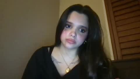 Snapshot of officialbambibreeze chatting on February 9, 2:49 am Bambi online show from February 9, 2:49 am