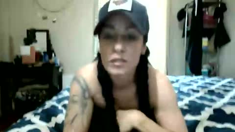 Lit en Cama online show from June 10, 1:43 pm