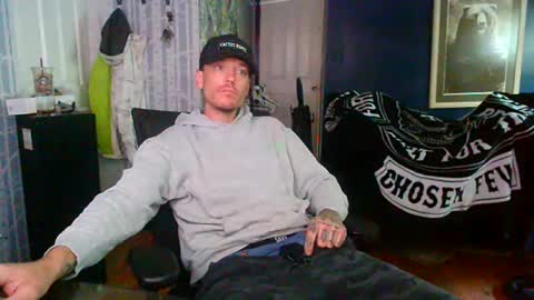 Snapshot of oh_you_know69 chatting on July 8, 3:05 pm who dares toss me some tips lets have fun online show from July 8, 3:05 pm
