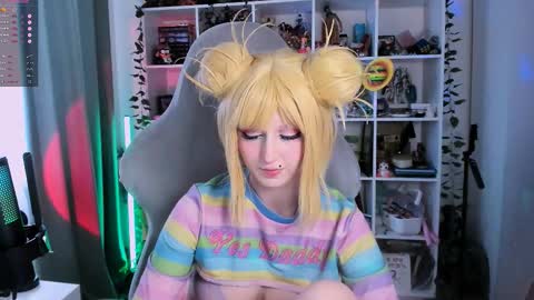 Clementine  Clem  online show from November 21, 9:08 am