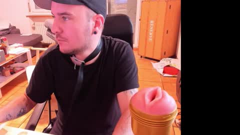 Snapshot of ohihoe92 chatting on September 26, 2:21 pm Chris online show from September 26, 2:21 pm