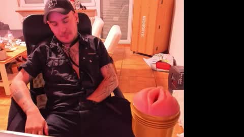 Snapshot of ohihoe92 chatting on January 31, 8:40 pm Chris online show from January 31, 8:40 pm