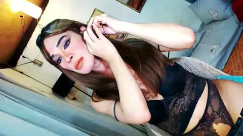 Snapshot of ohlalasamanthaxxx143 chatting on February 25, 5:22 pm IM CHIE DONT FORGET TO FOLLOW ME MAKE ME SMILE HERE THUMB UP FOR 25TOK online show from February 25, 5:22 pm