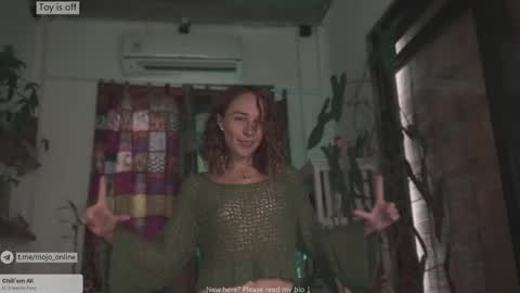 Snapshot of ohmymojo chatting on November 5, 1:16 am Mo online show from November 5, 1:16 am