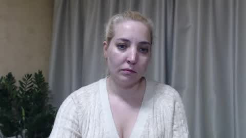 Mari online show from April 18, 3:38 pm