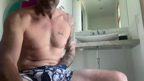 oki42 online show from May 29, 2:59 pm