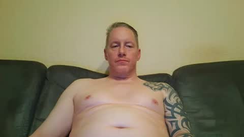 Snapshot of olavdelux chatting on October 17, 9:50 pm olavdelux online show from October 17, 9:50 pm