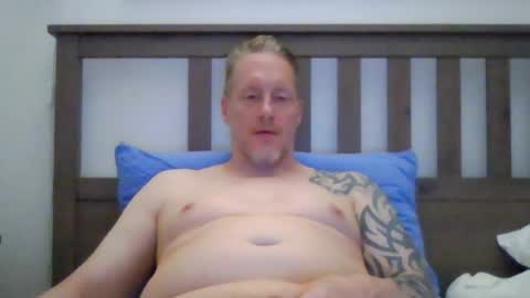 Snapshot of olavdelux chatting on July 21, 10:23 pm olavdelux online show from July 21, 10:23 pm