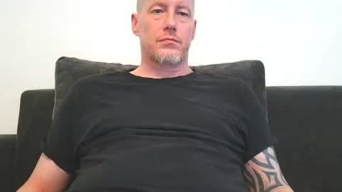 Snapshot of olavdelux chatting on August 6, 3:36 pm olavdelux online show from August 6, 3:36 pm