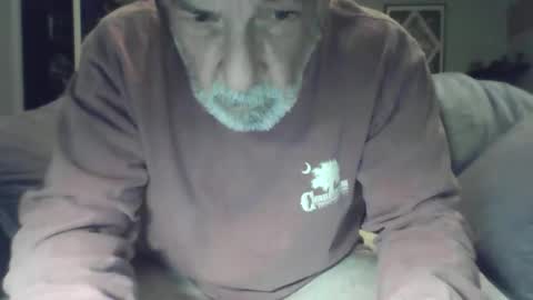 Snapshot of old_bald63 chatting on November 27, 9:33 am old_bald63 online show from November 27, 9:33 am