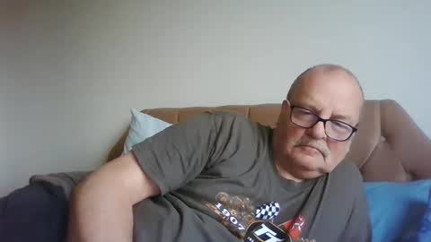 old_fkr online show from December 24, 8:55 am