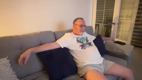 Olderlady71 online show from March 20, 9:08 pm