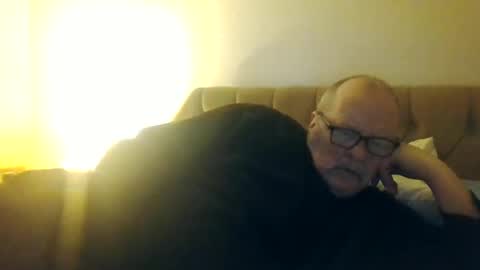 oldfkr69 online show from February 10, 3:54 am