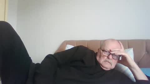 oldfkr69 online show from February 25, 10:58 am