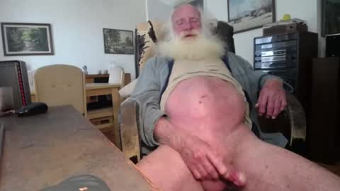 Snapshot of oldfucker9 chatting on June 15, 1:41 am oldfucker9 online show from June 15, 1:41 am