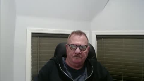 Snapshot of oldguybigd chatting on April 20, 4:04 am oldguybigd online show from April 20, 4:04 am