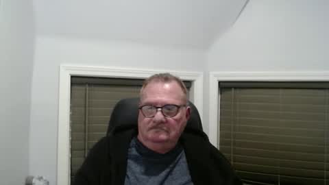 Snapshot of oldguybigd chatting on April 21, 3:35 am oldguybigd online show from April 21, 3:35 am
