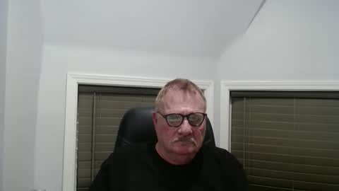 Snapshot of oldguybigd chatting on April 26, 5:16 am oldguybigd online show from April 26, 5:16 am