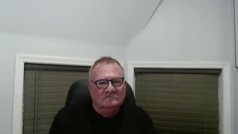 Snapshot of oldguybigd chatting on May 2, 4:50 am oldguybigd online show from May 2, 4:50 am