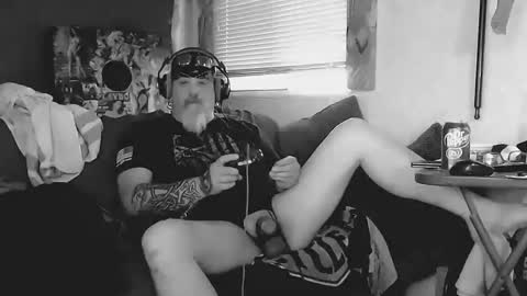 Snapshot of oldskoolll chatting on February 23, 5:21 pm oldskoolll online show from February 23, 5:21 pm