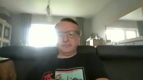 Snapshot of oldtimer160162493 chatting on June 6, 12:54 pm oldtimer160162493 online show from June 6, 12:54 pm