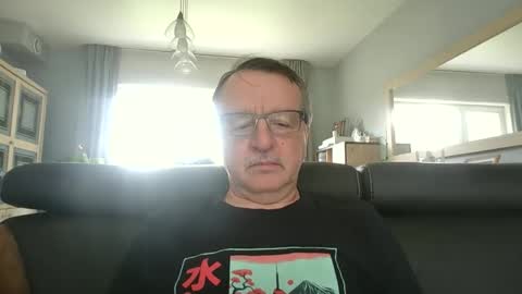 Snapshot of oldtimer160162493 chatting on June 7, 1:15 pm oldtimer160162493 online show from June 7, 1:15 pm