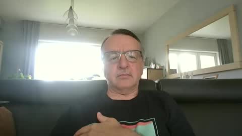 Snapshot of oldtimer160162493 chatting on June 8, 12:38 pm oldtimer160162493 online show from June 8, 12:38 pm