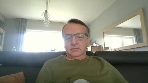 Snapshot of oldtimer160162493 chatting on June 10, 1:32 pm oldtimer160162493 online show from June 10, 1:32 pm