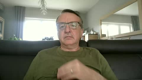 Snapshot of oldtimer160162493 chatting on June 12, 12:26 pm oldtimer160162493 online show from June 12, 12:26 pm