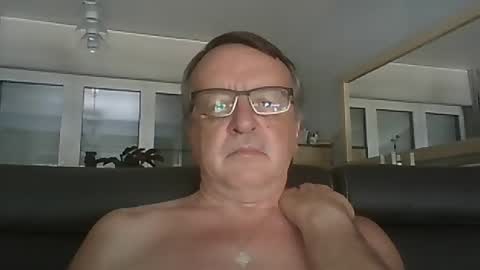 Snapshot of oldtimer160162493 chatting on June 25, 1:48 pm oldtimer160162493 online show from June 25, 1:48 pm