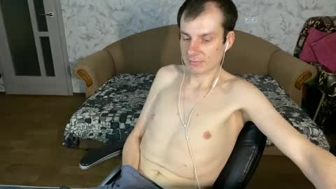 Snapshot of oleg88812 chatting on May 15, 7:43 pm Oleg online show from May 15, 7:43 pm