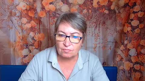 Snapshot of olgaluck chatting on December 1, 11:15 am OlgaLuck online show from December 1, 11:15 am