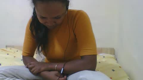 olgamariah203875 online show from April 10, 9:19 pm