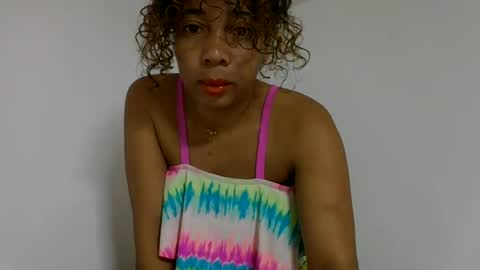 Snapshot of olinaa chatting on July 6, 5:15 am olinaa online show from July 6, 5:15 am