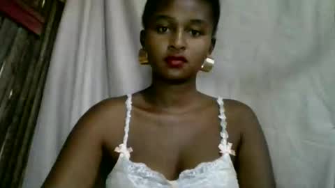 olinah610 online show from April 16, 6:36 am