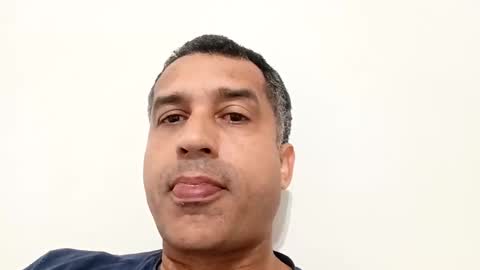 Snapshot of oliveira112727 chatting on November 8, 11:54 am oliveira112727 online show from November 8, 11:54 am