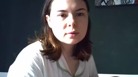 Snapshot of olivepeach chatting on April 5, 8:00 am Oil online show from April 5, 8:00 am