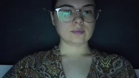 Snapshot of olivepeach chatting on June 15, 1:02 pm Oil online show from June 15, 1:02 pm