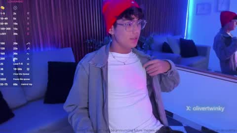 Snapshot of oliver20__ chatting on April 18, 5:11 am oliver20__ online show from April 18, 5:11 am