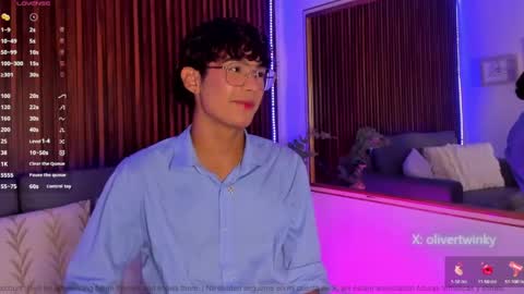 Snapshot of oliver20__ chatting on May 1, 10:58 pm oliver20__ online show from May 1, 10:58 pm
