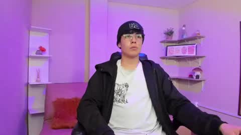 oliver_06 online show from August 6, 3:52 am