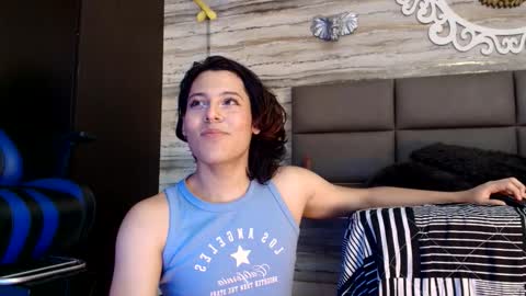 Snapshot of oliver__brown chatting on February 1, 12:20 am Oliver online show from February 1, 12:20 am