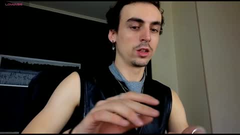 Snapshot of oliver__martinez chatting on October 26, 8:15 pm OLIVER MARTINEZ online show from October 26, 8:15 pm