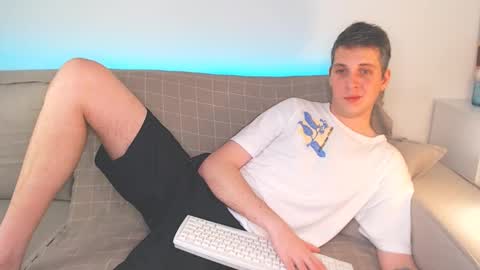 Oliver online show from February 10, 6:13 pm