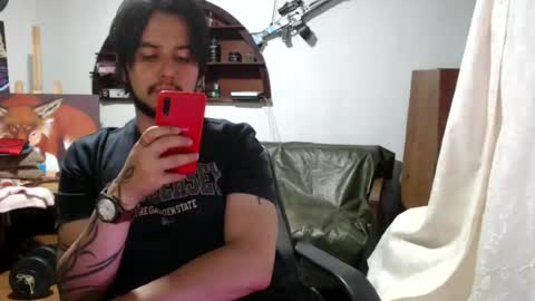 Snapshot of oliver_laid_2023 chatting on May 7, 1:55 am oliver_laid_2023 online show from May 7, 1:55 am